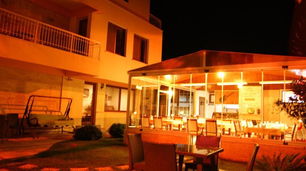 Villa Fokai Hotel Yenifoca Zewnętrze zdjęcie